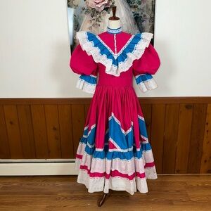 Vibrant Mexican Folklorico Jalisco Dancing Dress!